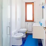 194 - A Casa Di Andrea, Cavi Di A 80metri Dal Mare - Parcheggio Privato Solo Per Auto Di Dimensioni Ridotte O Moto