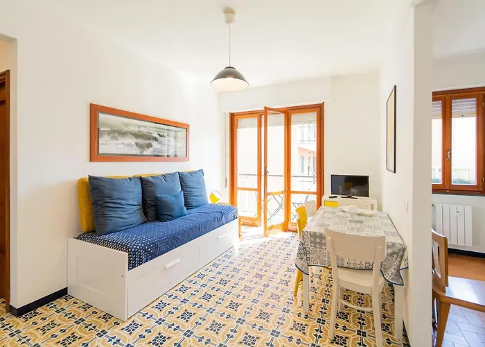 194 - A Casa Di Andrea, Cavi Di A 80metri Dal Mare - Parcheggio Privato Solo Per Auto Di Dimensioni Ridotte O Moto Apartamento