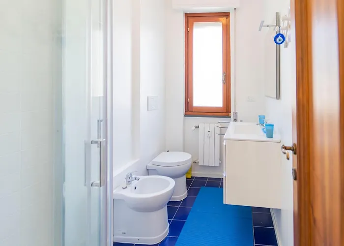 194 - A Casa Di Andrea, Cavi Di A 80metri Dal Mare - Parcheggio Privato Solo Per Auto Di Dimensioni Ridotte O Moto